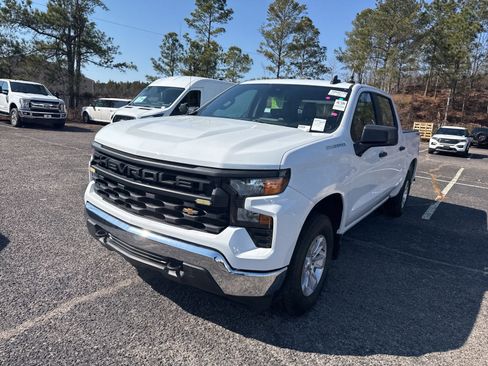 Used 2024 Chevrolet Silverado 1500 W/T w/ Trailering Package image 3