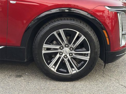 Certified 2024 Cadillac Lyriq Luxury image 34