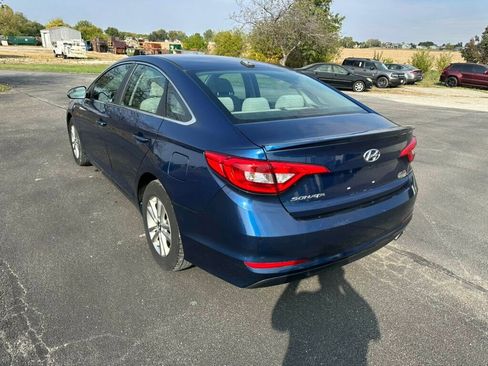 Used 2017 Hyundai Sonata SE image 3