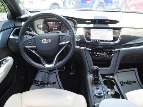 Used 2025 Cadillac XT6 Sport w/ Technology Package AWD/4WD image 21