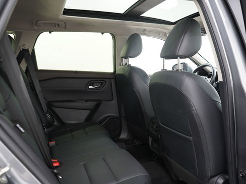 Used 2023 Nissan Rogue SV w/ SV Premium B Package AWD/4WD image 15