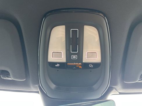 Certified 2024 Volvo XC60 B5 Ultimate image 36