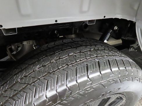 Used 2024 Ford F150 Lariat image 39