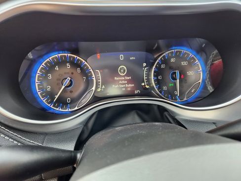 New 2026 Chrysler Pacifica Limited image 21