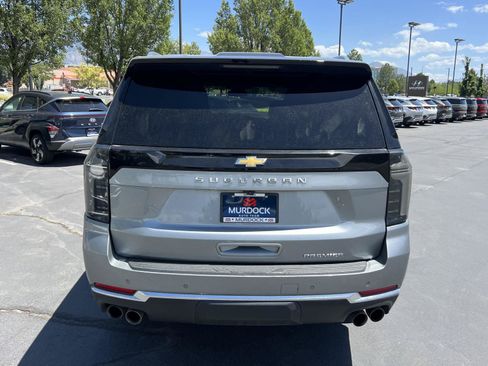 Used 2025 Chevrolet Suburban Premier AWD/4WD image 9