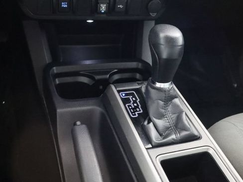 Used 2021 Toyota Tacoma SR5 RWD image 19