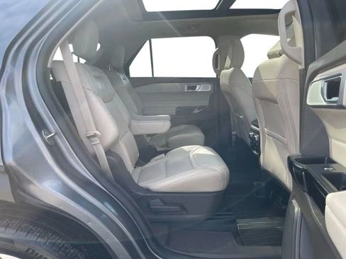 Used 2021 Ford Explorer Platinum w/ Equipment Group 601A AWD/4WD image 19
