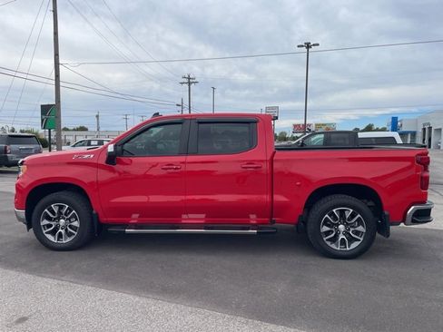 Used 2024 Chevrolet Silverado 1500 LT image 9