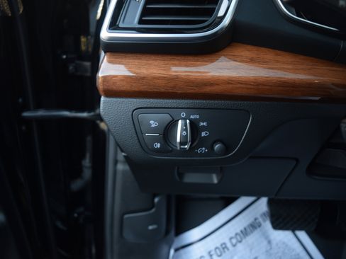 Used 2021 Audi Q5 Premium Plus image 7