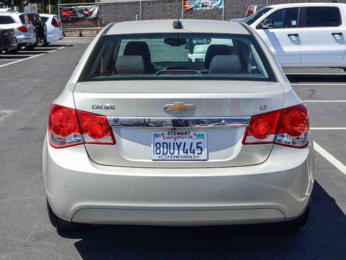 Used 2015 Chevrolet Cruze LT w/ Enhanced Safety Package FWD image 18