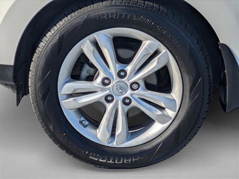 Used 2011 Hyundai Tucson GLS image 23