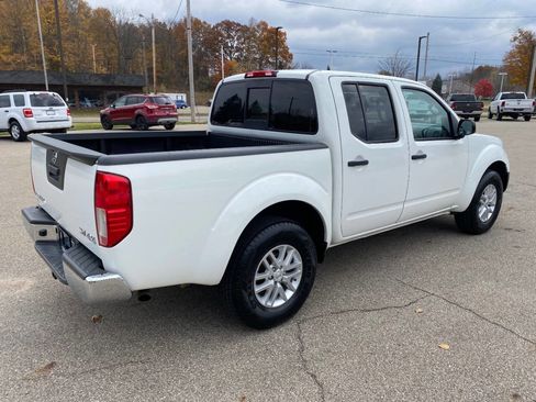 Used 2017 Nissan Frontier SV image 6