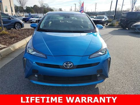 Used 2020 Toyota Prius XLE image 2