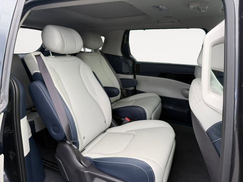 New 2026 Kia Carnival SX Prestige image 18