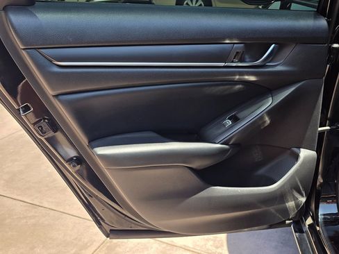 Used 2018 Honda Accord Sport image 23
