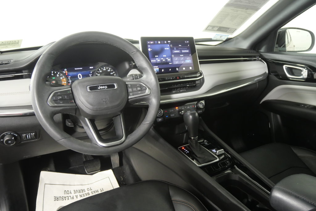 Used 2023 Jeep Compass Limited w/ Sun and Sound Group AWD/4WD image 21