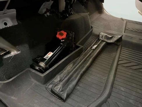 Used 2025 Chevrolet Silverado 2500 LT AWD/4WD image 76