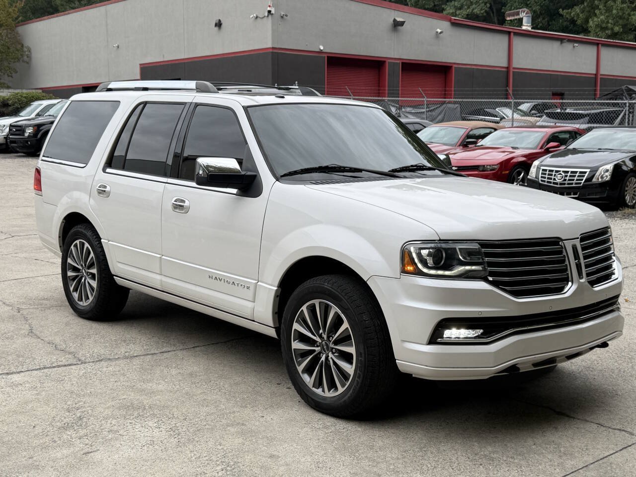 Used 2015 Lincoln Navigator 2WD image 36