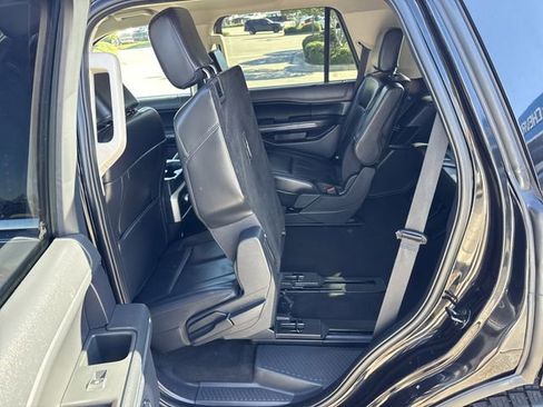 Used 2024 Ford Expedition XLT image 11