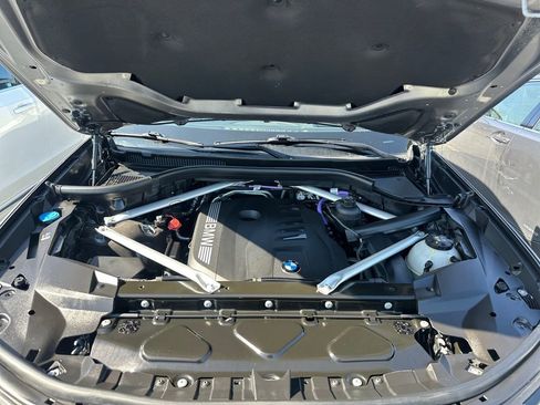 Used 2024 BMW X7 xDrive40i w/ Premium Package image 31