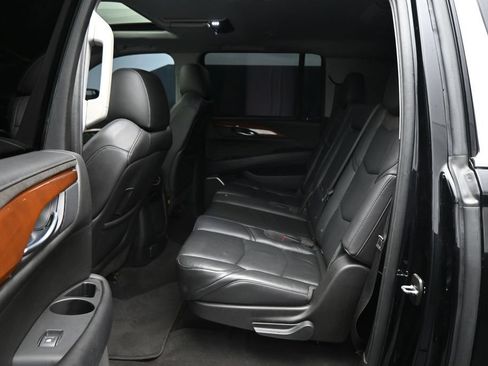 Used 2018 Cadillac Escalade ESV Premium Luxury AWD/4WD image 23