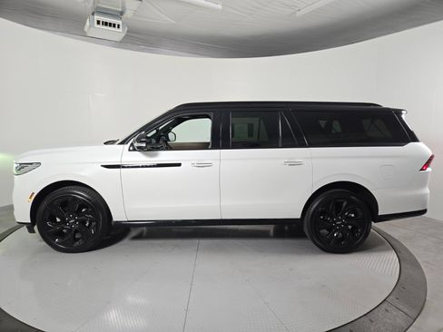 New 2027 Lincoln Navigator L Black Label AWD/4WD image 8