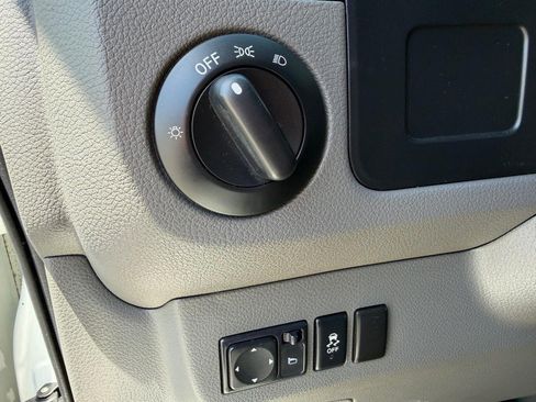 Used 2015 Nissan NV 3500 SV w/ Technology Package RWD image 31