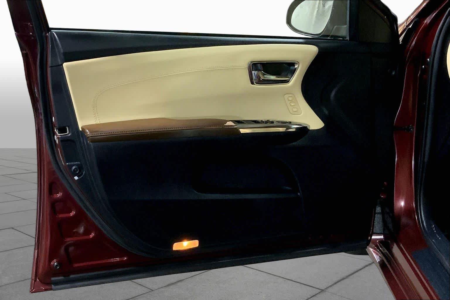Used 2015 Toyota Avalon XLE Touring FWD image 43