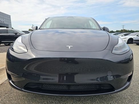 Used 2024 Tesla Model Y Long Range AWD/4WD image 8
