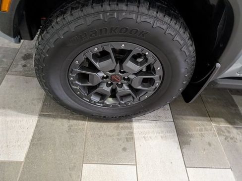 Used 2024 Nissan Frontier PRO-4X w/ Pro Premium Package AWD/4WD image 8