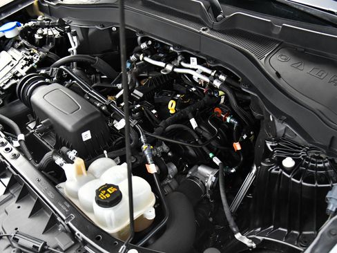 Used 2022 Ford Explorer XLT w/ Equipment Group 202A image 47