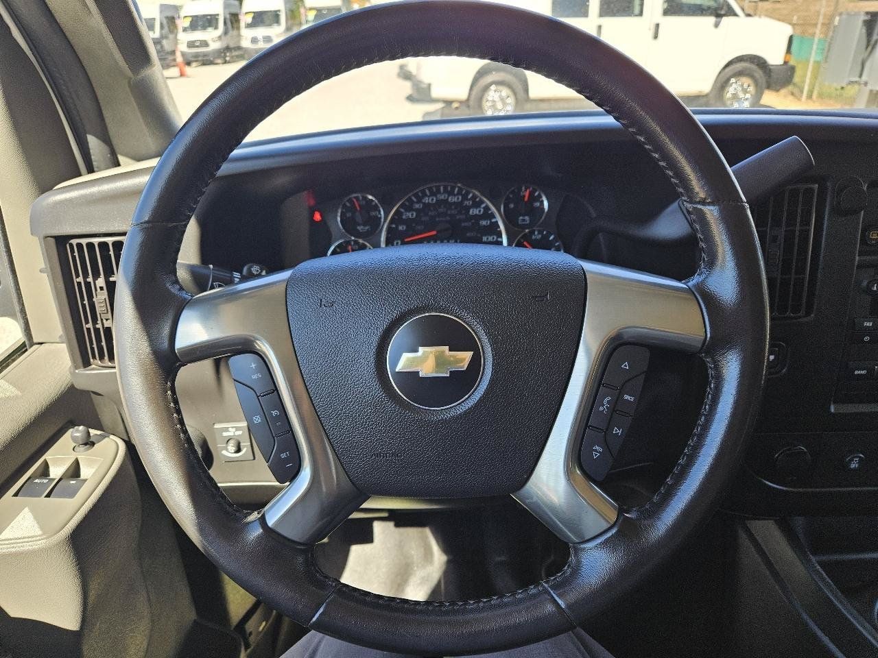 Used 2019 Chevrolet Express 3500 LS RWD image 35