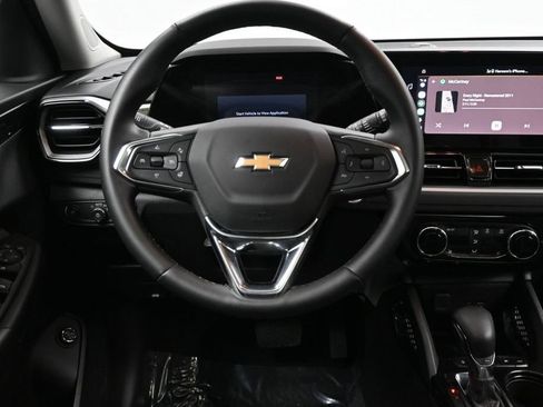 Used 2025 Chevrolet TrailBlazer LT w/ Convenience Package AWD/4WD image 25