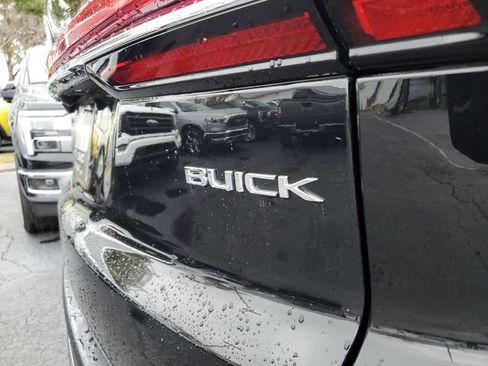 Used 2025 Buick Enclave Preferred image 7