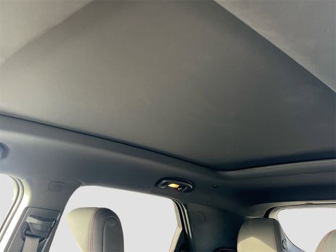 Used 2023 Chevrolet TrailBlazer RS w/ Sun and Liftgate Package image 22