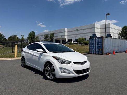 Used 2014 Hyundai Elantra Limited w/ Option Group 03 FWD image 2