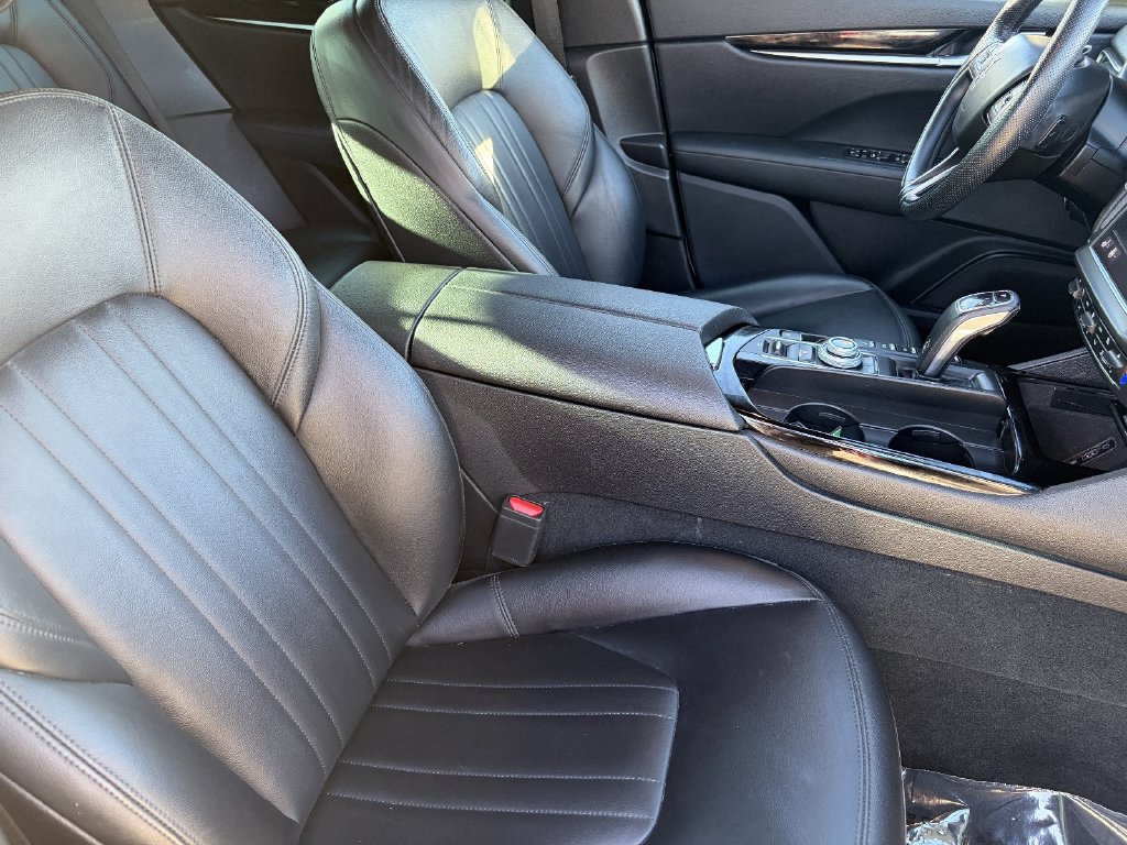 Used 2023 Maserati Levante GT AWD/4WD image 10