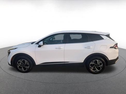 Used 2025 Kia Sportage LX image 9