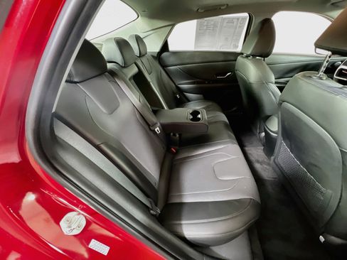 Used 2023 Hyundai Elantra Limited FWD image 28