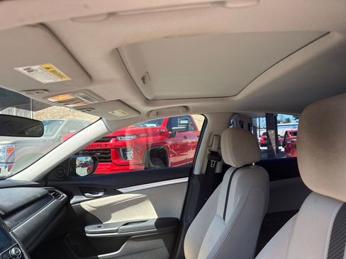 Used 2017 Honda Civic EX image 9