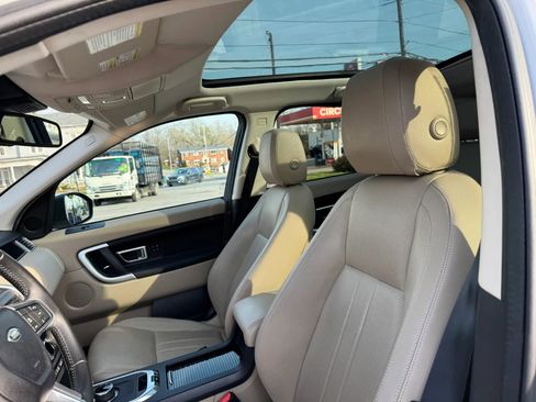 Used 2018 Land Rover Discovery Sport HSE AWD/4WD image 27