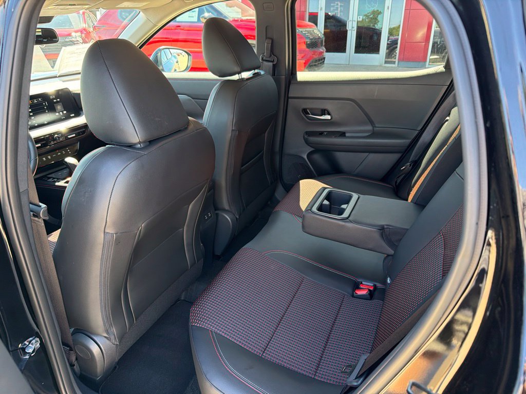 Used 2026 Nissan Kicks SR FWD image 17
