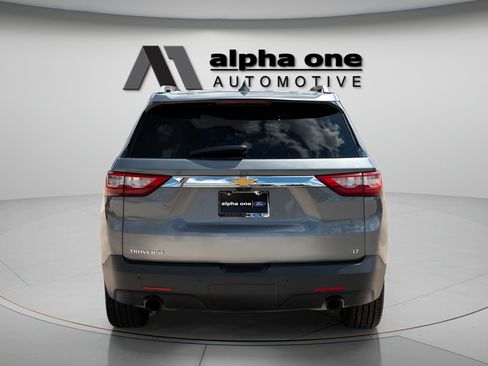 Used 2018 Chevrolet Traverse LT FWD image 9