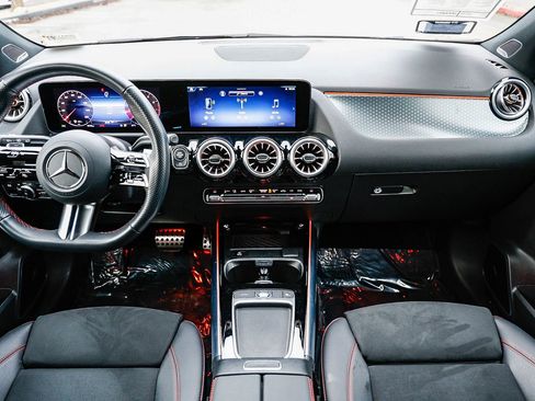 Certified 2025 Mercedes-Benz GLA 250 image 10