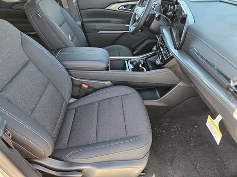 New 2026 Chevrolet Traverse LT FWD image 10