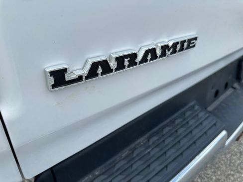 Used 2019 RAM 1500 Laramie AWD/4WD image 13