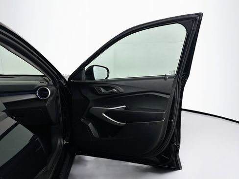 Used 2024 Chevrolet Trax LS w/ LS Convenience Package image 30