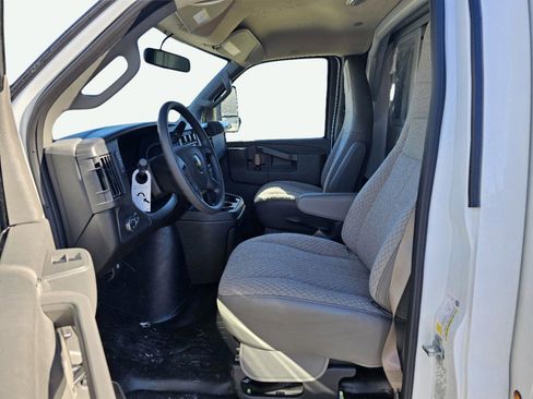 New 2024 Chevrolet Express 3500 w/ Power Convenience Package image 17