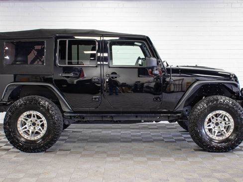 Used 2007 Jeep Wrangler Unlimited Sahara AWD/4WD image 2