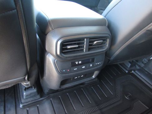 Used 2025 Honda Pilot Touring image 15